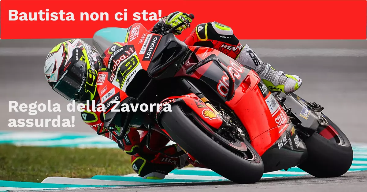 Álvaro Bautista in piega sulla Ducati Panigale V4 R durante la stagione Superbike 2025, immagine illustrativa sulla regola della zavorra